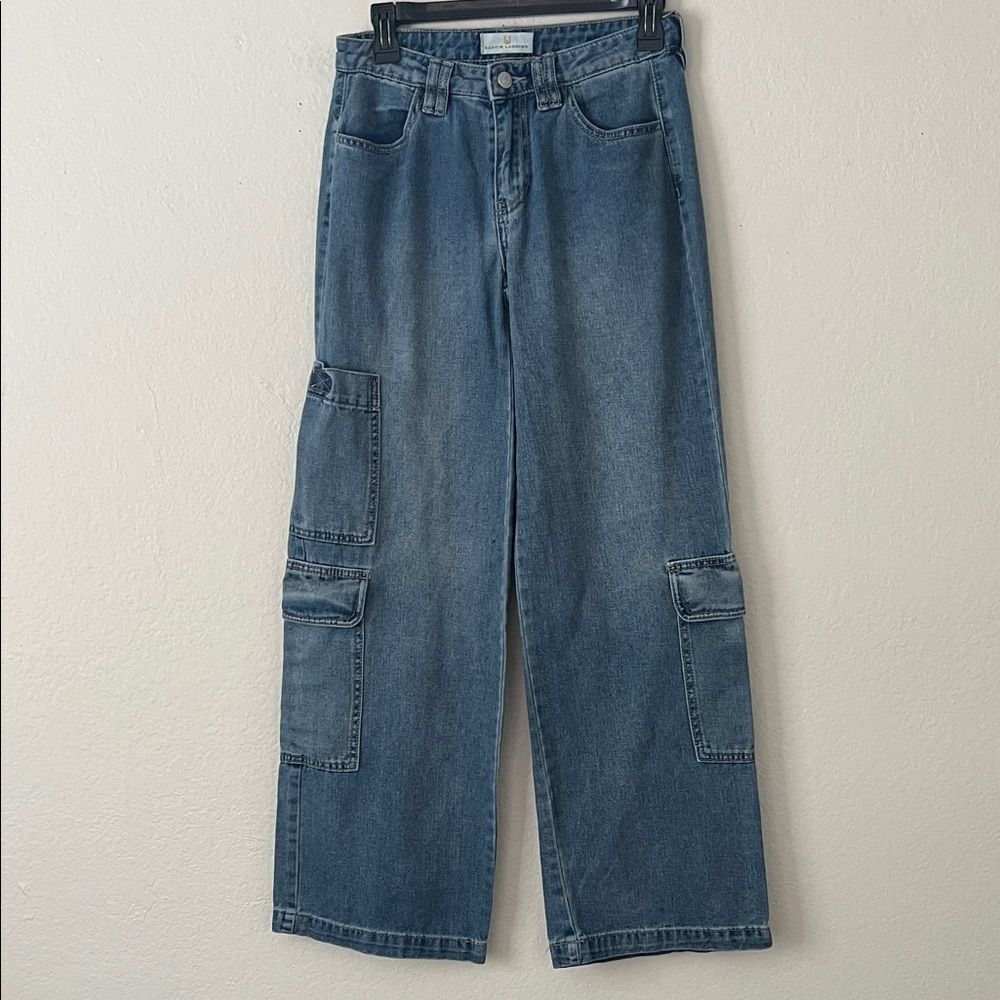 Like New! Austin Landing Cargo Jeans 100% Cotton Wide Leg in Size 3